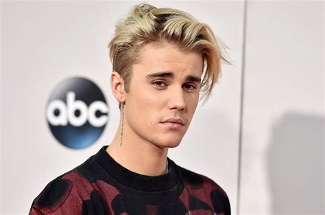 Justin Bieber Makes His Instagram Return Official With