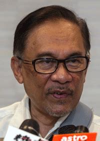 The high court allowed the respondent's application in datuk s nallakaruppan & ors v datuk seri anwar bin 2015 4 mlj ibrahim and other appeals (abdul aziz ab rahim jca) 35. Sultan Muhammad V gave room for democratic system to ...