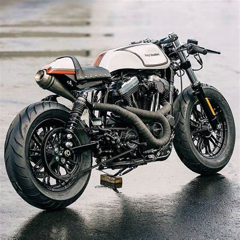 Ok, so when people look at the best looking bikes they are always modified. Awesome!!! This is the best bike i've seen in this style ...