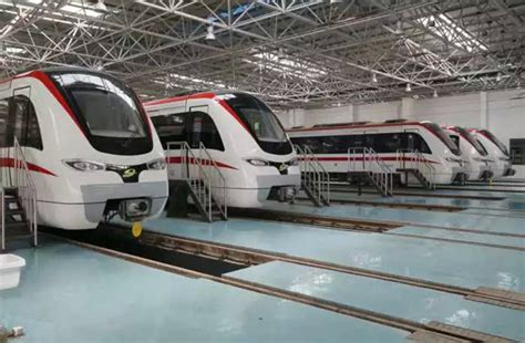 Dongguan Opens First Metro Line