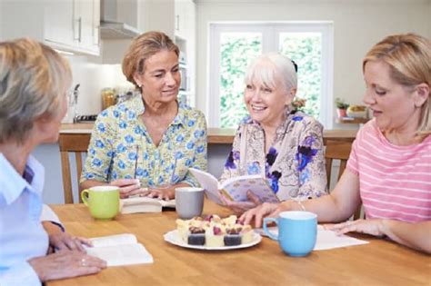 10 reasons why seniors should join a book club expert tips suddenly senior