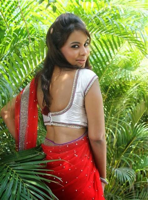 doodhwali mallu aunty actress srilekha sexy red saree pallu drop big milk tanks boobs cleavage