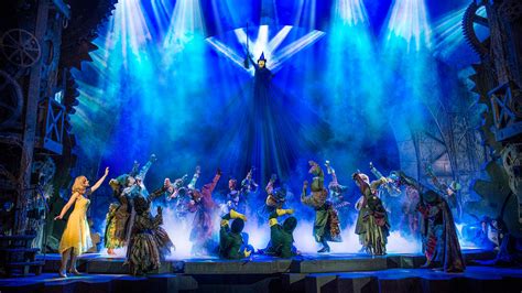 Wicked musical 2021 tickets as show reopens in London's West End ...