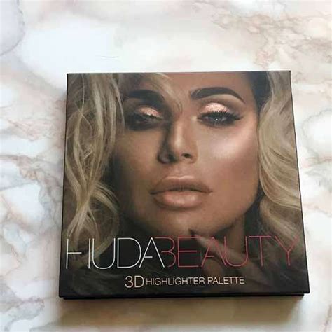 Test Highlighter Huda Beauty 3d Highlighter Palette Farbe Pink