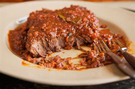 These easy steak recipes offer a wide range of cooking methods, from pan to grill to oven, as well as tasty steak dinner ideas for various cuts of beef, including filet mignon there's nothing better than a good steak, and these easy steak recipes are here to satisfy all your cravings for the perfect red meat. Slow Cooker Swiss Steak Recipe