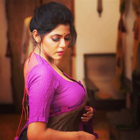 bengali model triyaa das hot latest sexy saree photos