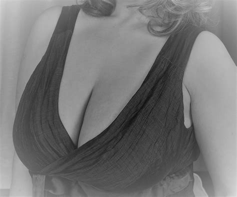Hair In The Curl Bra 3270 G And Dress On Lets Party Foto Pornô