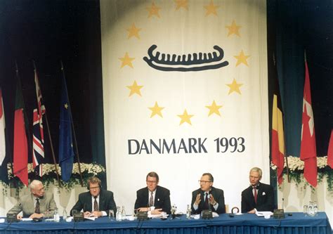 Kopenhagener kriterien — die kopenhagener kriterien müssen von einem offiziellen beitrittskandidaten erfüllt werden, um vollmitglied der europäischen union zu werden. Valgtema: Nyrup-tiden 1993-2001