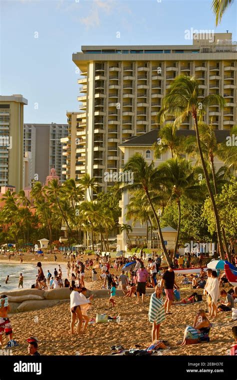 Waikiki Resorts Hi Res Stock Photography And Images Alamy
