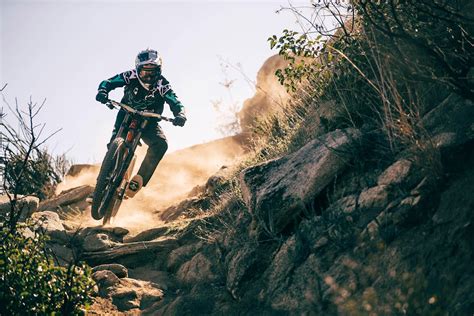 Downhill Race Bikes 5 Of The Fastest On The Market
