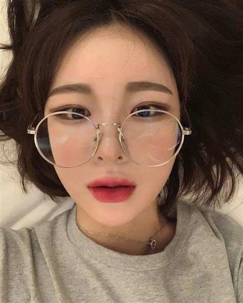 beautiful people korean glasses selfies wearing glasses uzzlang girl ulzzang fashion girls