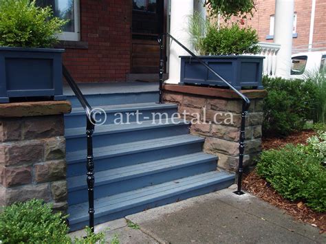 Handrail height shouldn't exceed 28 inches. Deck Handrail Systems Height Code Regulations and Installation