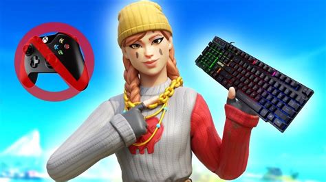 Fortnite Gamer Girl First Time Playing On Keybored And Mouse Youtube