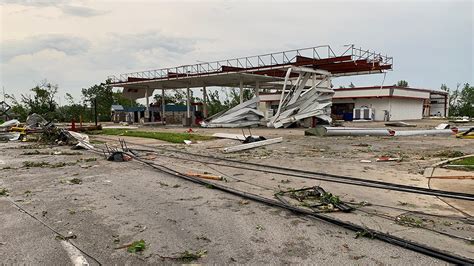 Violent Tornado Strikes Jefferson City Missouri As Storms Kill 3