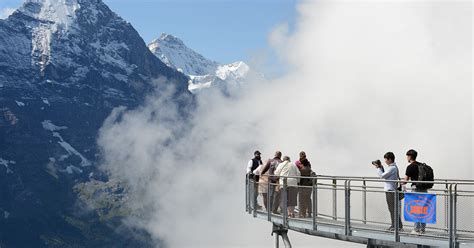 When you stay in cliff walk, you can easily get to the beach or check out its gardens. First Cliff Walk auf Grindelwald-First - Aktivitäten ...