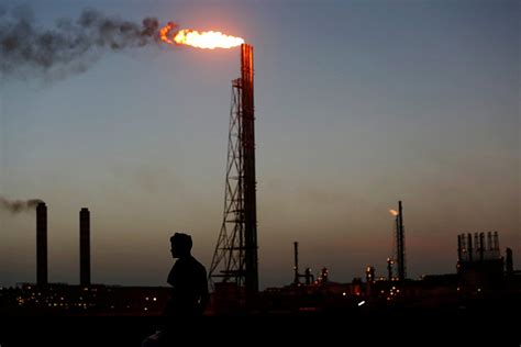 Venezuela Oil Output Stagnates Despite Export Surge Chevron Continues Pdvsa Talks Caribbean