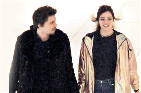 Ancak dilan çiçek deniz ile arkadaş oldukları açıklanan tarık emir tekin'in yeni sevgilisi bir fransız'dır. Tarık Emir Tekin hızlı çapkın çıktı | Fiskos Haberleri