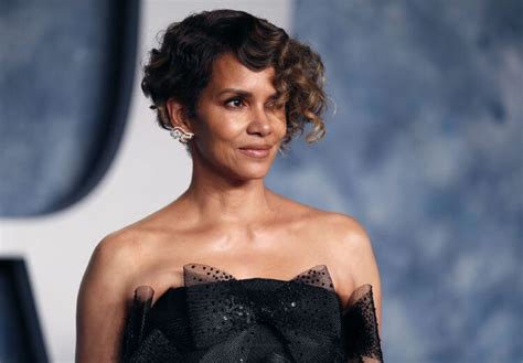 Us Actress Halle Berry Claps Back At Criticism Over Nude Wine Drinking Selfie Nestia