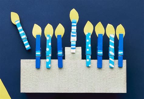 20 Heartwarming Hanukkah Crafts For Kids