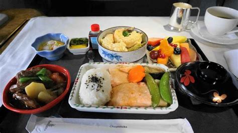 Review of singapore airlines new boeing 777 business class product. Les meilleurs repas servis à bord des compagnies aériennes ...