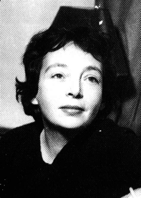Marguerite duras m'a apporté la liberté, balayant des idées auxquelles je croyais et dont je suis arrivé, à travers elle, à me détacher. DRAGON: Marguerite Duras / The power and glory of a ...