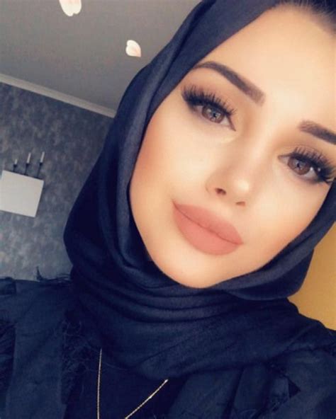Limage Contient Peut Tre Personne Selfie Et Gros Plan Hijab Hijab Aesthetic Yarat C