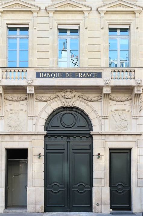 Banque De France Text Eurosysteme I Logo Podpis W Urzędowym Budynku