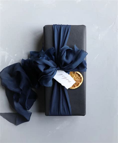 15 Elegant Modern Diy T Wrap Ideas 100 Layer Cake Wrapping Ideas