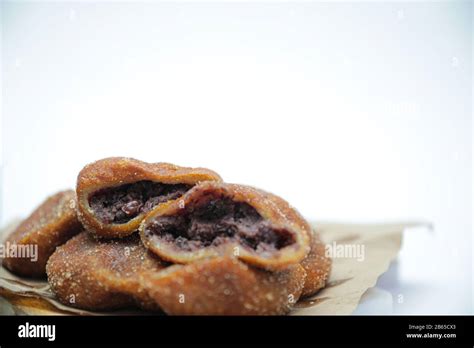 Korean Traditional Snacksglutinous Rice Ball Doughnuts With Sweet