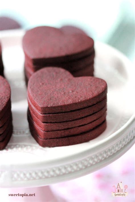 Resepi kek red velvet (mudah, cepat dan sedap!) oleh nabilah ruza. Red Velvet Cut Out Cookie Recipe | Sweetopia