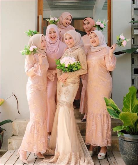 √ 45 Model Dress Bridesmaid Hijab Modern And Elegan 2022