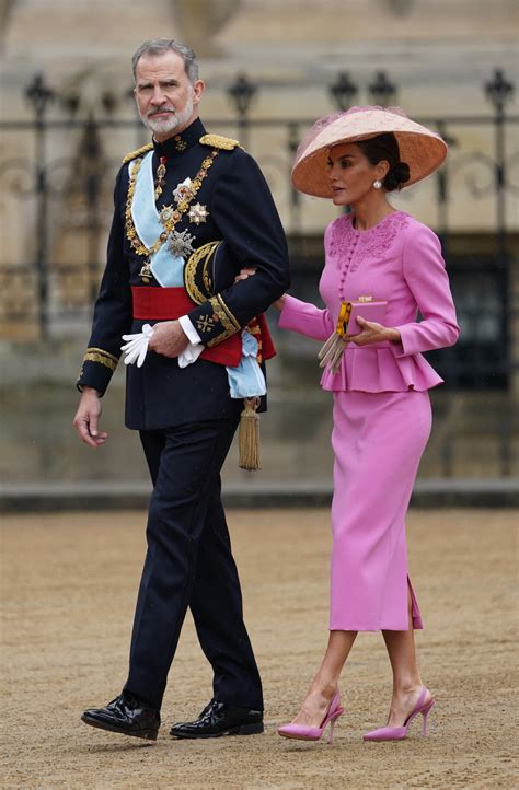 Photo Le Roi Felipe Vi Et La Reine Letizia Despagne Les Invités Arrivent à La Cérémonie De