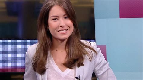 De nos maakt vandaag bekend dat nieuwslezeres dionne stax de omroep gaat verlaten. Amber Brantsen blij bij NOS Journaal - Televizier.nl