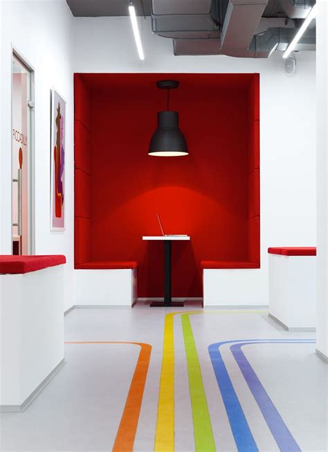 Emil Dervish Creates Subway Inspired Interior For Underhub Language