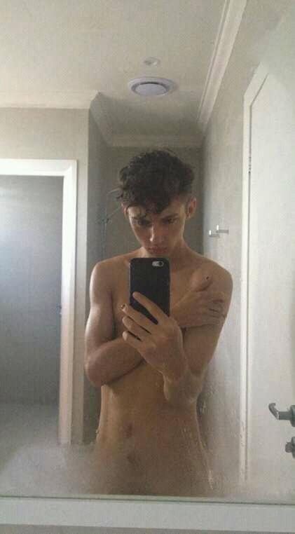 Troye Sivan Leaked Mirror Pic Celeb Porn XXX Gays