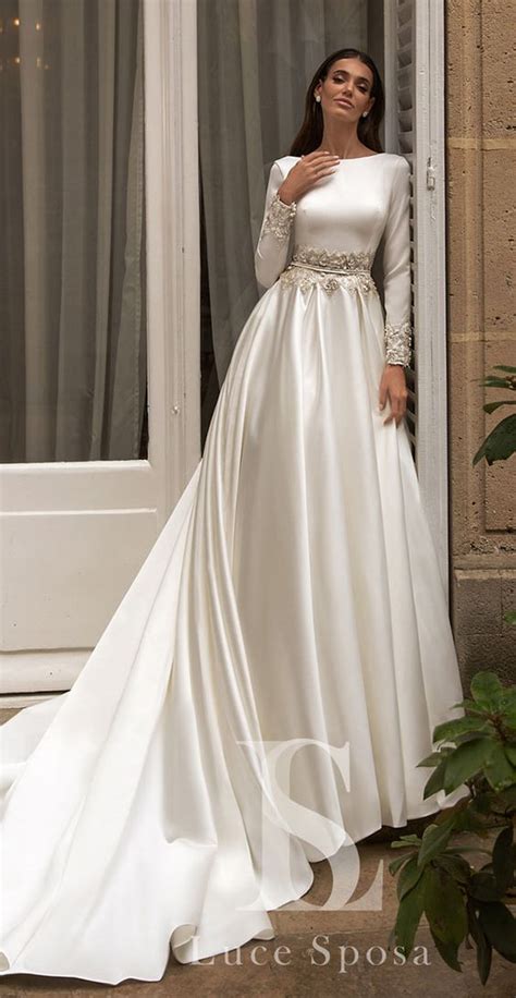 10 Stunning Winter Wedding Dresses Uk