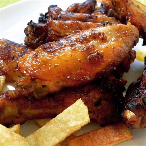 Encuentra la receta de las famosas buffalo wings, o la clásica salsa de queso azul, ranch y muchas más. alitas de pollo fritas | Cocinar en casa es facilisimo.com