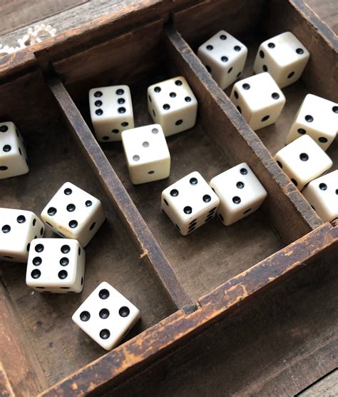 Vintage Six Sided Dice Set of 16 / Dice Game Pieces | Etsy