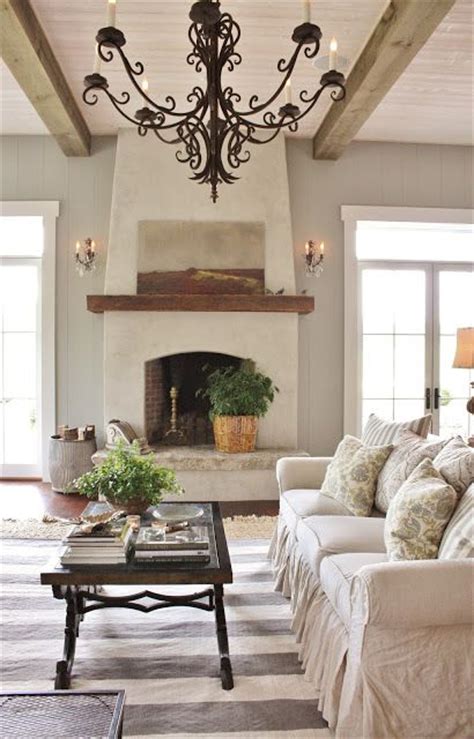 The paint is applied in a way that covers the surface, often in a circular you will need a large number of materials and plenty of time to prepare and stucco a surface. 15 Chic Interior Stucco Walls Ideas To Try - Shelterness