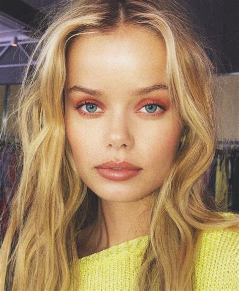 Frida aasen is a norwegian fashion model best known for walking in the victoria's secret fashion show in 2017 and 2018. Frida Aasen 🇳🇴 on Instagram: "# ️ # #🦋" | Beautiful models ...
