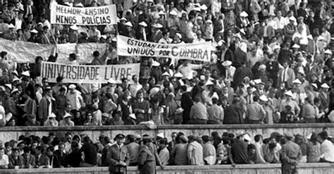Azuis e brancos querem juntar uma nova taça ao museu. Tertúlia | Final da Taça de Portugal de Futebol em 1969 ...