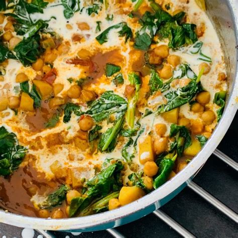 Schnelles Kichererbsen - Curry vegan mit Spinat