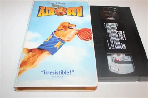 AIR BUD VHS 1997 Clamshell Michael Jeter Kevin Zegers Wendy