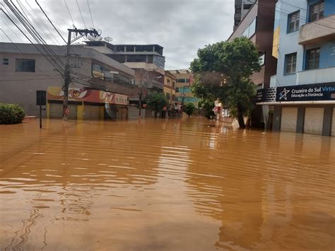 A Gazeta Ap S Anos Da Pior Enchente Cachoeiro Tenta Impedir Novos Desastres