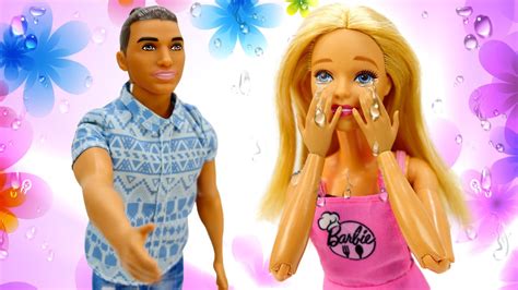 Juegos de vestir a barbie. Una bronca de Barbie y Ken. Juegos con Barbie. Vídeos de ...