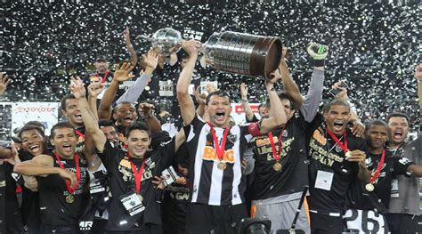 Atletico mineiro 2020 fikstürü, iddaa, maç sonuçları, maç istatistikleri, futbolcu kadrosu, haberleri fikstür sayfasında atletico mineiro takımının güncel ve geçmiş sezonlarına ait maç fikstürüne. Atlético Mineiro, Galo Forte Vingador!