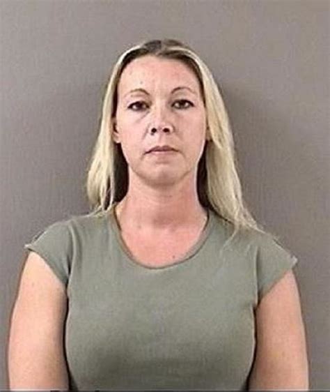 Wallingford Woman Drives To Police Station Gets Arrested On Dui Charges With 4 Year Old In Car