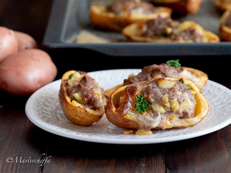Un uomo perde del tutto la funzione degli arti e di deglutire dopo aver mangiato del pollo poco cotto. Barchette di patate ripiene di carne al forno, ricetta ...