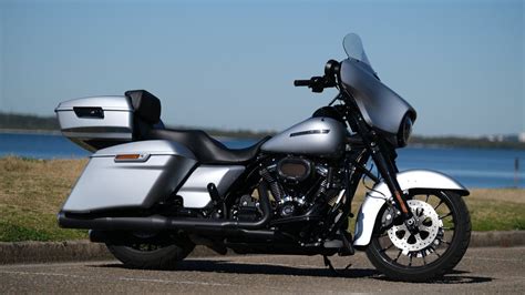 Advanblack Rushmore Chopped Tour Pack For Harley Davidson