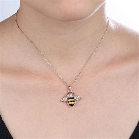 1 Pc Cute Necklaces Solid Little Bee Pendant Animal Necklace For Women